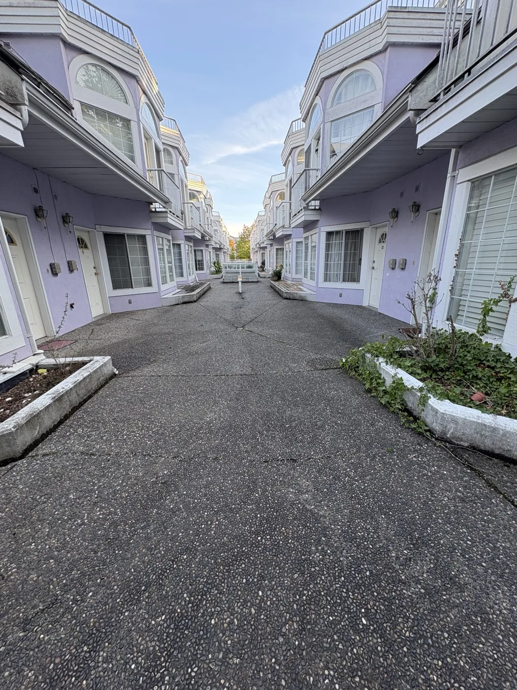 Richmond townhouse courtyard after common-area cleanup